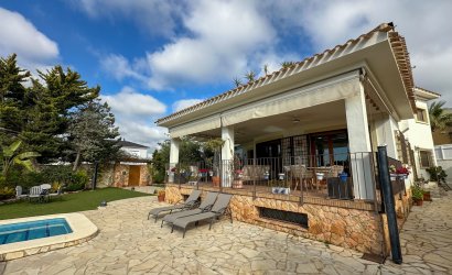 Herverkoop - Villa -
Dehesa de Campoamor - Costa Blanca