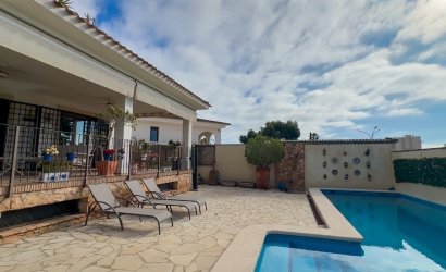 Herverkoop - Villa -
Dehesa de Campoamor - Costa Blanca