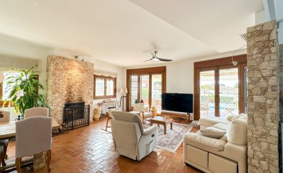 Herverkoop - Villa -
Dehesa de Campoamor - Costa Blanca