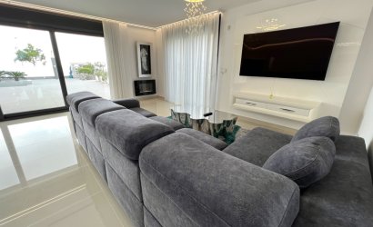 Revente - Villa -
San Miguel de Salinas - Inland