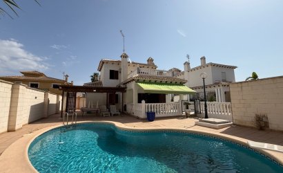 Revente - Villa -
Orihuela - Inland