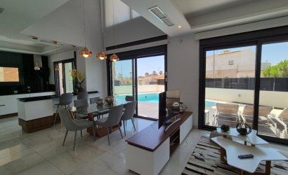 Resale - Villa -
Torrevieja - Costa Blanca