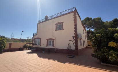 Resale - Villa -
Torrevieja - Costa Blanca