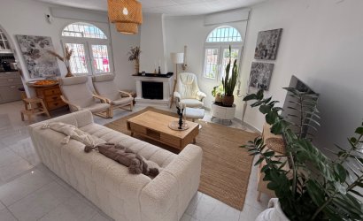 Herverkoop - Villa -
Torrevieja - Costa Blanca