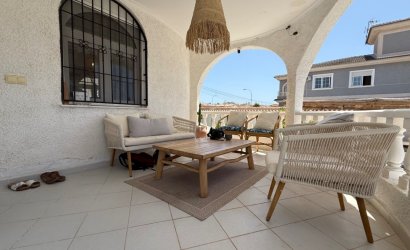 Herverkoop - Villa -
Torrevieja - Costa Blanca