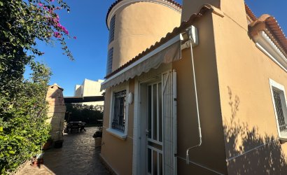 Herverkoop - Villa -
La Mata - Costa Blanca