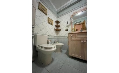 Herverkoop - Apartment -
Torrevieja - Las Piscinas Naturales