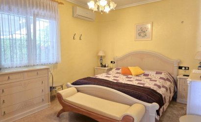 Reventa - Villa -
Orihuela Costa - Playa Flamenca