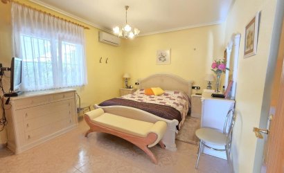 Reventa - Villa -
Orihuela Costa - Playa Flamenca