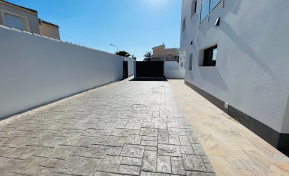 Reventa - Villa -
Torrevieja - Aguas Nuevas