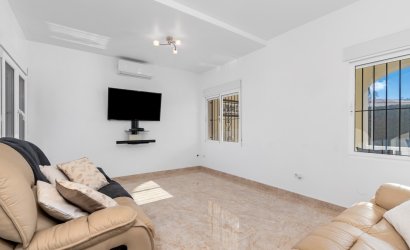 Resale - Villa -
Torrevieja - Los Balcones