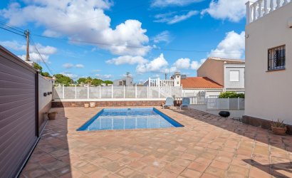 Resale - Villa -
Torrevieja - Los Balcones