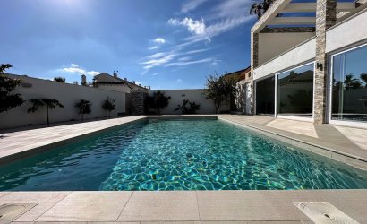 Resale - Villa -
Orihuela Costa - La Zenia