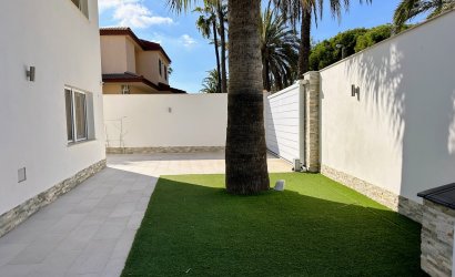 Revente - Villa -
Orihuela Costa - La Zenia