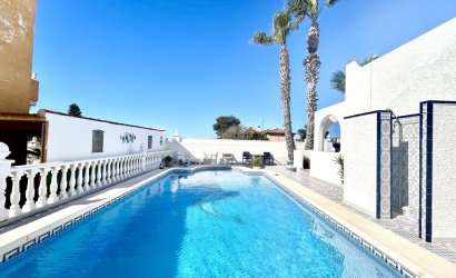 Revente - Villa -
Villamartin - Costa Blanca