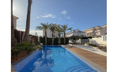 Resale - Villa -
Torrevieja - La veleta