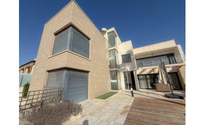 Herverkoop - Villa -
Torrevieja - La veleta