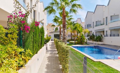 Resale - Townhouse -
Torrevieja - El Acequión - Los Náufragos