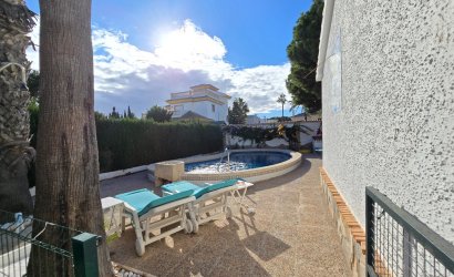 Reventa - Villa * -
Orihuela Costa * - Cabo Roig *