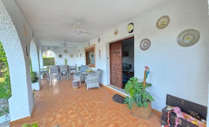 Reventa - Villa * -
Orihuela Costa * - Cabo Roig *