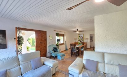 Reventa - Villa * -
Orihuela Costa * - Cabo Roig *