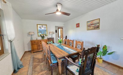 Reventa - Villa * -
Orihuela Costa * - Cabo Roig *