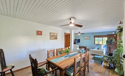 Reventa - Villa * -
Orihuela Costa * - Cabo Roig *