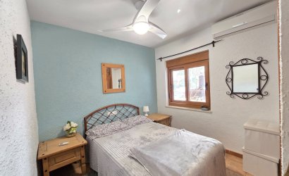 Reventa - Villa * -
Orihuela Costa * - Cabo Roig *