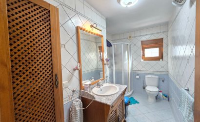 Reventa - Villa * -
Orihuela Costa * - Cabo Roig *