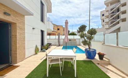 Resale - Villa -
Orihuela Costa - Villamartín