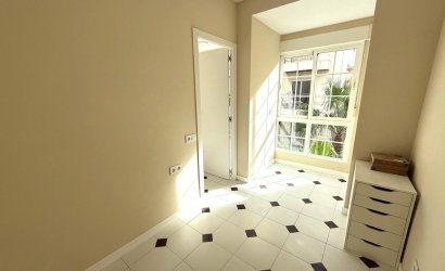 Revente - Apartment -
Torrevieja - Centro