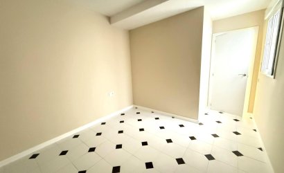 Revente - Apartment -
Torrevieja - Centro