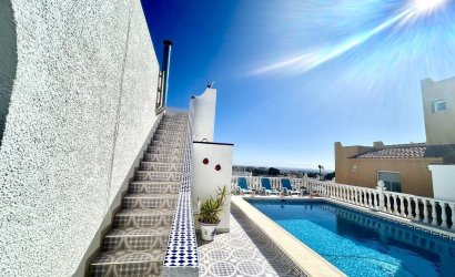 Herverkoop - Villa -
Villamartin - Costa Blanca