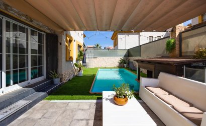 Resale - Villa -
Los Montesinos - La Herrada
