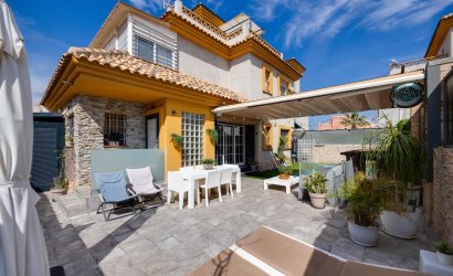 Resale - Villa -
Los Montesinos - La Herrada