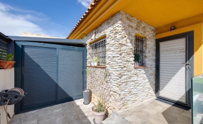 Resale - Villa -
Los Montesinos - La Herrada