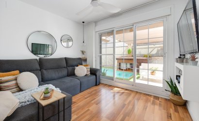 Resale - Villa -
Los Montesinos - La Herrada