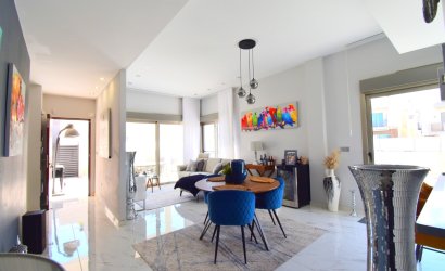 Resale - Villa -
Orihuela Costa - Villamartín