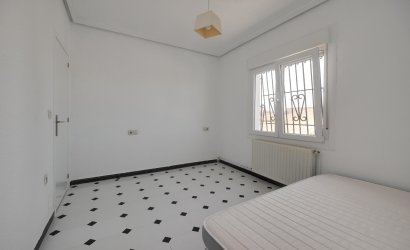 Resale - Villa -
Torrevieja - La Siesta - El Salado - Torreta