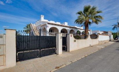 Resale - Villa -
Torrevieja - La Siesta - El Salado - Torreta