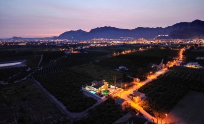 Herverkoop - Finca -
Orihuela - Inland