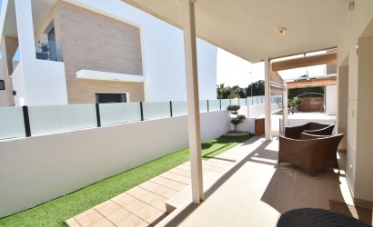 Resale - Villa -
Ciudad Quesada - Pueblo Bravo