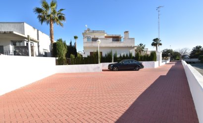 Reventa - Villa -
Ciudad Quesada - Pueblo Bravo