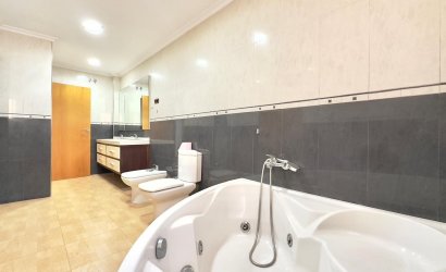 Herverkoop - Apartment -
Torrevieja - Centro