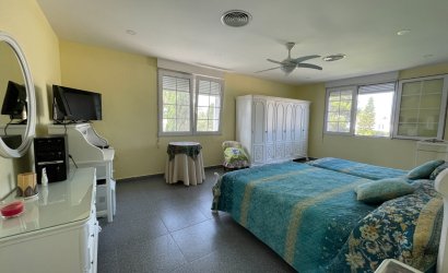 Revente - Villa -
Orihuela Costa - Costa Blanca