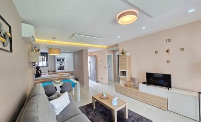 Revente - Apartment / Flat * -
Orihuela Costa * - Punta Prima *