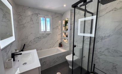 Herverkoop - Town House -
Campoamor - Costa Blanca