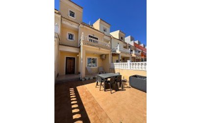 Herverkoop - Town House -
Campoamor - Costa Blanca