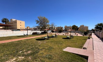 Herverkoop - Town House -
Campoamor - Costa Blanca