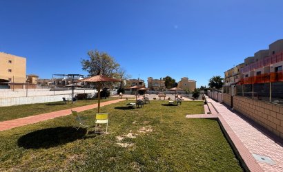 Herverkoop - Town House -
Campoamor - Costa Blanca